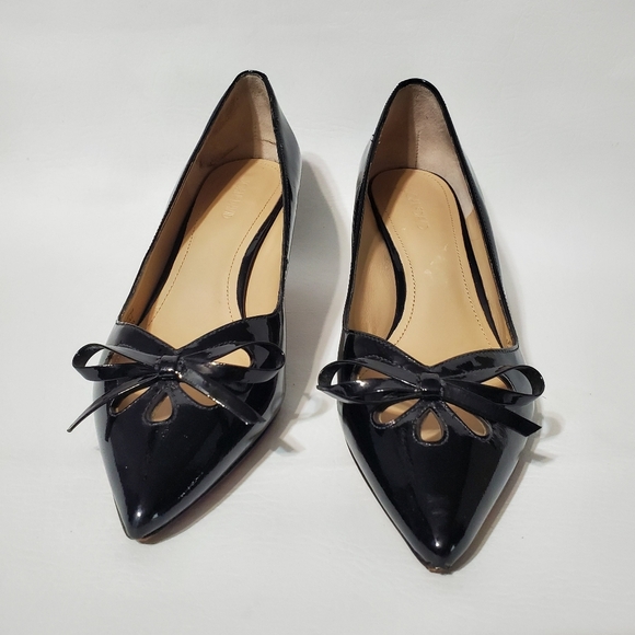 Joan & David Black Patent Leather Heels Bow Detail Flower Petal Cut Outs Size 7 - Picture 2 of 15